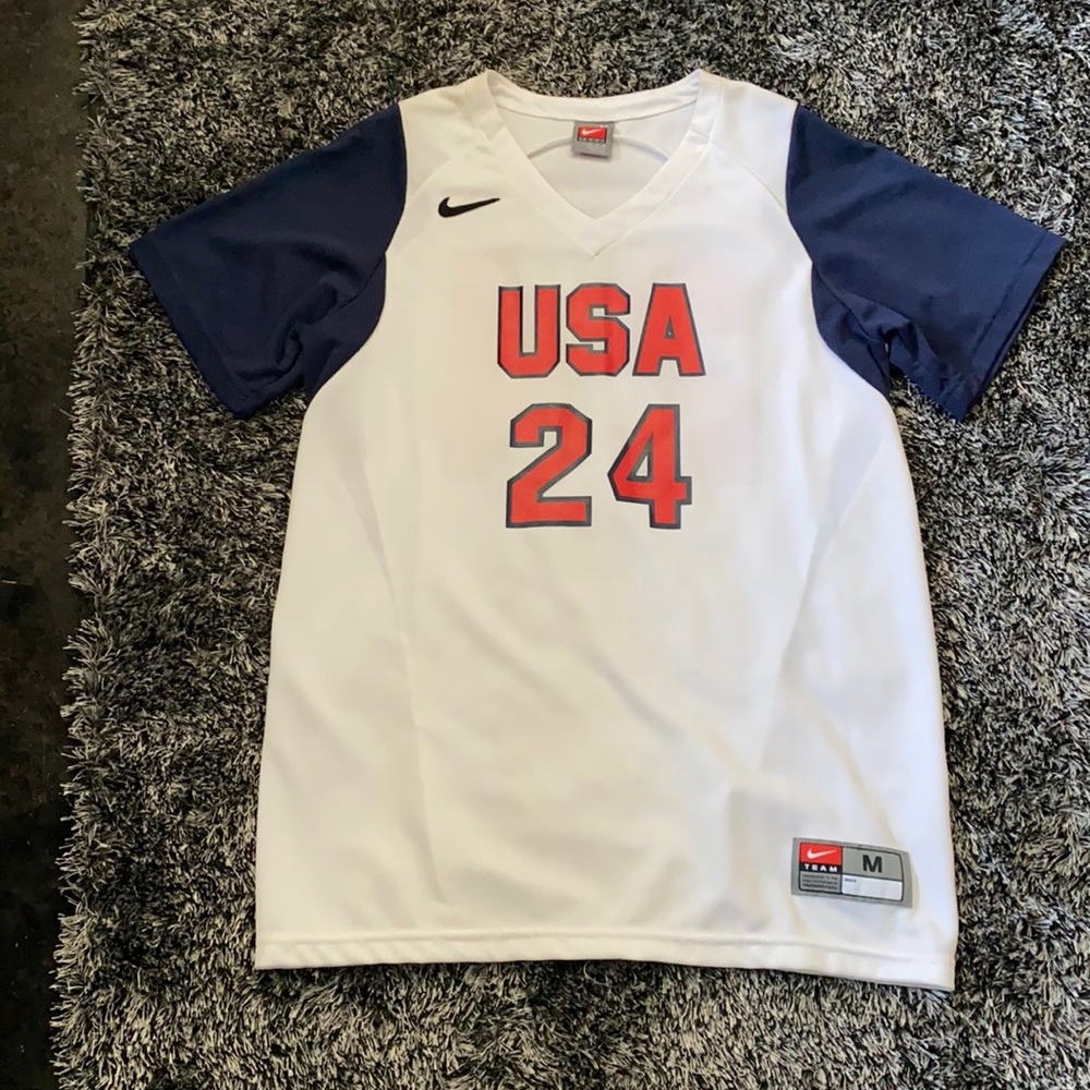 Nike women’s team USA V-neck jersey